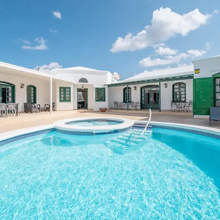 Milan Villa Puerto del Carmen (Lanzarote)