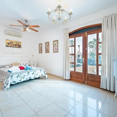 Milan Puerto del Carmen (Lanzarote)